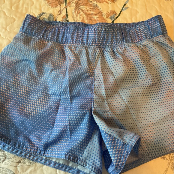 Girls old navy active shorts - Picture 2 of 3